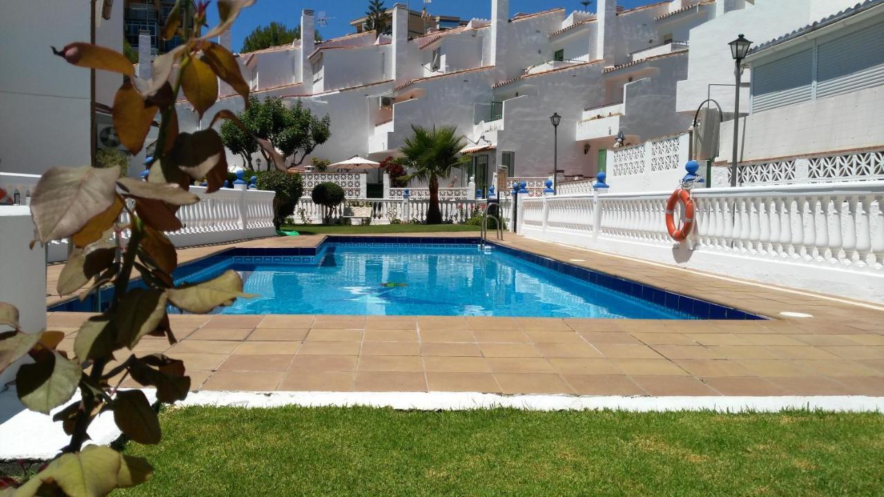 Вилла Adosado Puerto Marina Торремолинос Экстерьер фото